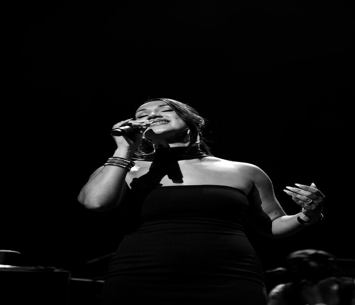 Cleo Sol singing well